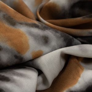 Tecido Viscose Estampa Tie Dye Marrom Preto e Cinza